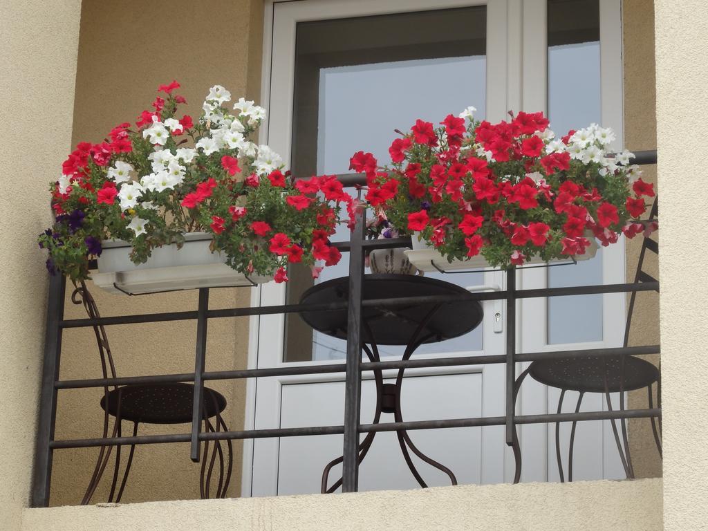 Happy Hotel Riga Exterior photo