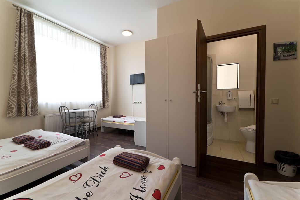 Happy Hotel Riga Exterior photo